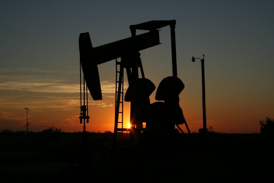 اتفاق تاريخي قد يرفع أسعار النفط